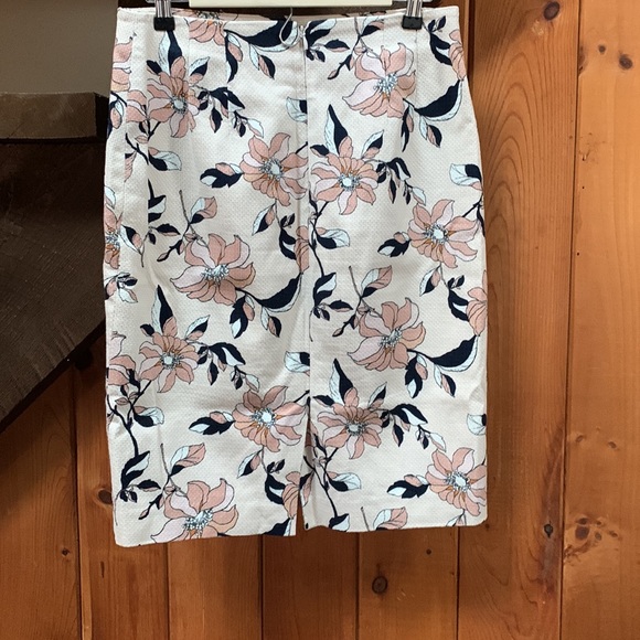 Ann Taylor lily Pencil Skirt -NEW Size 6 - Picture 2 of 6